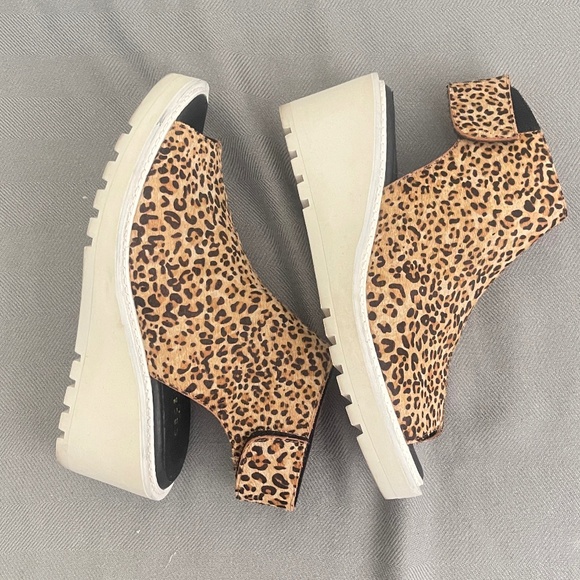 Cecelia New York Gianna Leopard Wedge Peep Toe Adjustable Ankle Strap Sandals - Picture 11 of 12